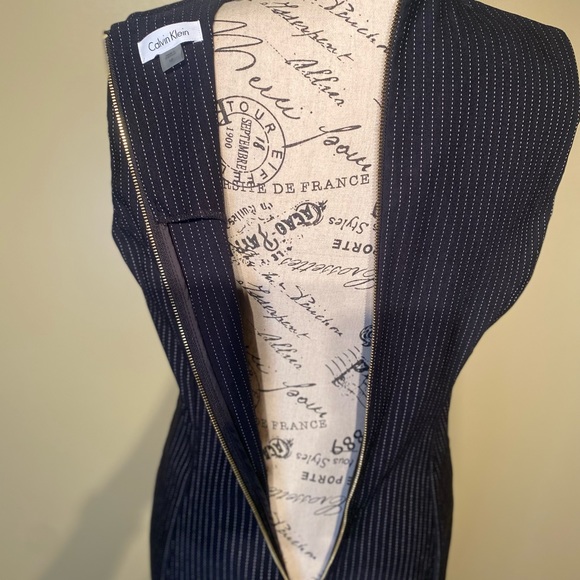Calvin Klein Black/White Pinstripe Pencil Dress Zipper in the back - Picture 11 of 16
